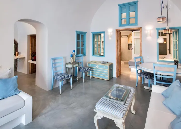 Everblue Cave House By Thireon Villa