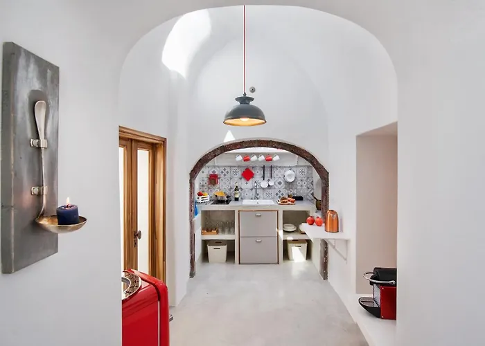 Villa Everblue Cave House By Thireon *