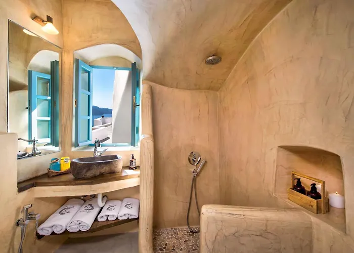 Villa Everblue Cave House By Thireon