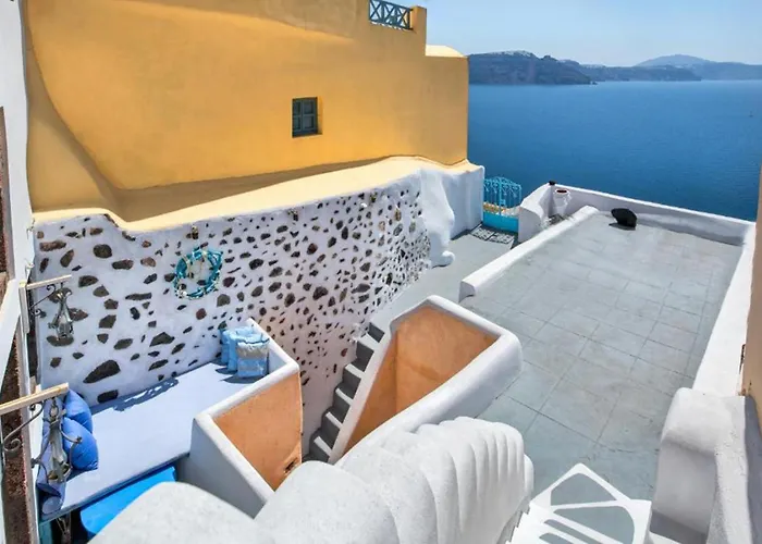 Villa Everblue Cave House By Thireon