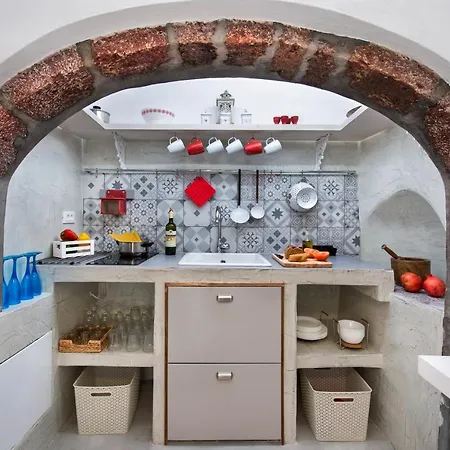 Villa Everblue Cave House By Thireon