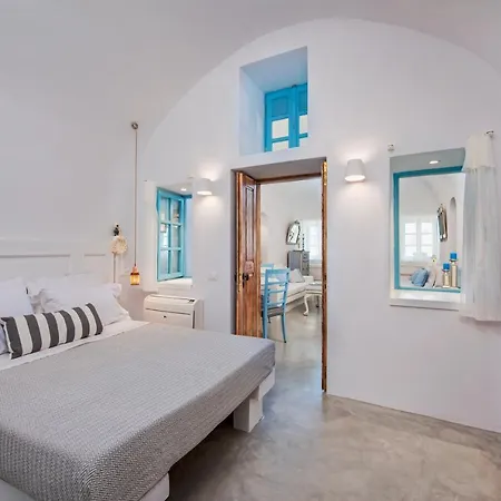 Villa Everblue Cave House By Thireon *